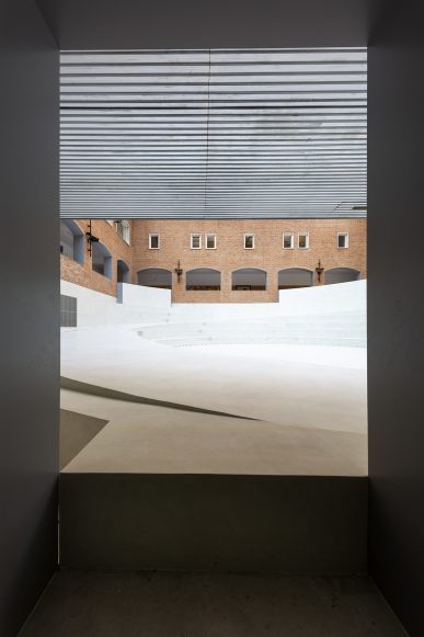 2019 - MX - ES - Colegio Señora del Pilar _23A1778 - IN FS - CREA Pablo Moreno Mansilla - Appli Revestidec - ©Anna Elias Manén - TAGS school