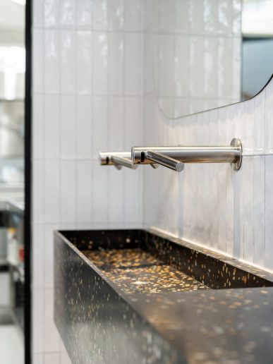 2021 - BS - BE - Maison Dandoy 031 - IN FU - CREA Atelier Couleur - APPL Best Decor - ©Thomas Léonard - TAGS store sink